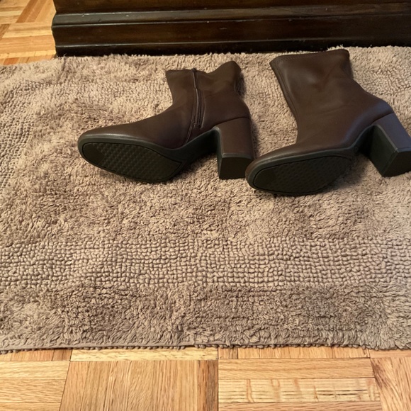 Aerosoles Heelrest Stretch Women’s Boots - Picture 4 of 4